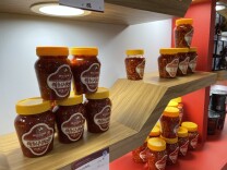 长沙黄兴路步行街“搬”到上海 进博会掀起湖南伴手礼热