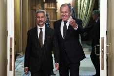 印度今年从俄进口石油暴增20倍，印外长：将继续购买