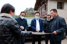 田刚调研指导万佛山镇重点项目建设 走访慰问结对帮扶联系户