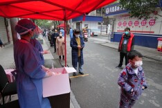 凤凰县委宣传部：志愿服务暖人心 同心抗“疫”护家园