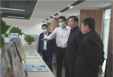 省科技厅党组成员、副厅长曾立新赴省科技信息研究所调研