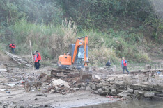 重拳出击！岳塘区拆除湘江沿线60余个违建钓鱼台