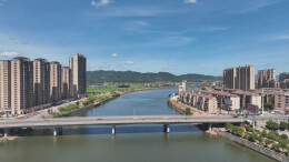 永乐江畔成生态风光带