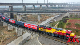 深度丨中老铁路开通一周年，湖南​向西出海，奔向东盟