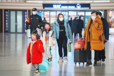 春运首日，旅客多了