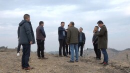 黄力调研丘岗开发工作