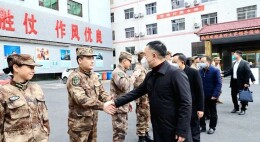 毛运鸿率队看望慰问县人武部全体官兵 走访慰问困难群众