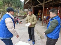 洪江区纪工委监工委：新春送关怀 慰问暖民心