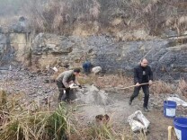 凤凰县麻冲乡：不等不靠主动作为 党群齐心助力春耕生产