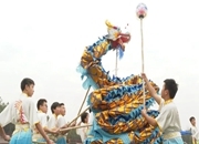 安仁这个学校把“舞龙、摔跤…”搬进了课堂