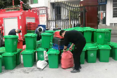 泸溪解放岩乡：投放垃圾桶助推人居环境整治