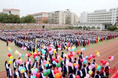 岳阳通海路中学：心向阳光 花开满园