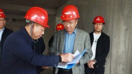 黄力督查调研安全生产、烤烟移栽等工作