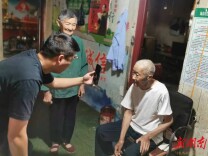 岳阳经开区：帮办代办上门办 便民利企更方便