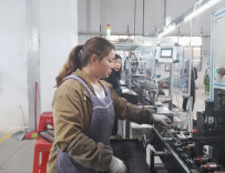 江华建立“宝妈生产线”20多条