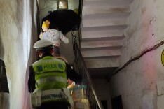 双牌：母子深夜等车，交警暖心护送