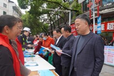 毛运鸿现场指导第35个爱国卫生月集中宣传工作