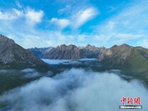 盛夏时节年保玉则景色醉人如仙境