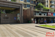 男子买商铺被要求向两个公司打款 55.9万购房款变“服务费”