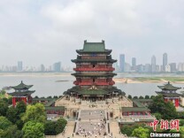 “江南名楼”滕王阁迎2023年第200万名游客 暑期旅游正热