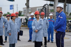 邱虹调研市现代石化产业仓储物流情况并主持召开座谈会