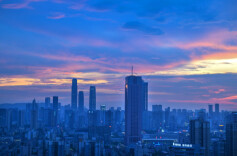 人民论坛：坚持问题导向 做好统筹兼顾