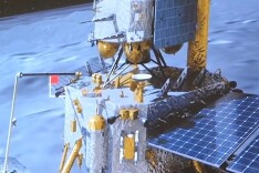 用玄武岩“织”出的国旗有多酷？揭秘闪耀月背的中国红