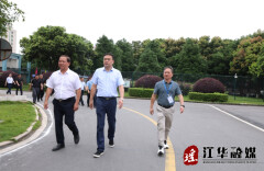 吴军臣带队督导高考准备工作