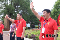 段贵建等四大家领导为考生送考