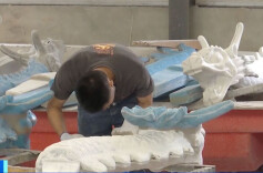 龙舟赛“划进”世运会！竞技龙舟需求大增，湖南汨罗龙舟厂“爆单”