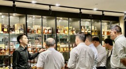 世界烧威士忌酒厂随中国酒业协会赴日交流