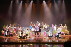 “浏阳·通道一家亲 红色基因代代传”乡村振兴两地文化交流展示活动在通道举行