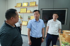 周鹏到操军镇宣讲习近平总书记考察湖南重要讲话和指示精神 调研督导防汛备汛等工作