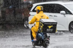 两万骑手坚守岗位，长沙市外卖配送员行业党委发布提醒