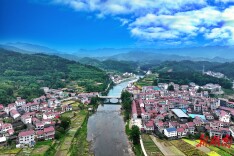 沅陵麻溪铺镇：碣滩茶香绕麻溪 生态宜居产业兴