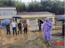 靠前一线防隐患，提前转移保民安