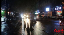 辰溪：防汛一线 交警筑起防洪救灾的钢铁长城