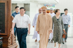 阿曼苏丹国萨马尔亲王一行到省茶业集团考察