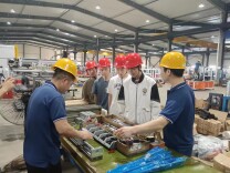 华容县职业中专：20名毕业生成为“沁峰”新员工