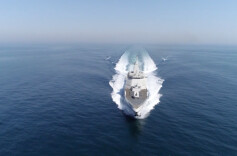 外舰挑衅我航母！“万吨大驱”全速拦截→