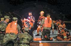 湖南省军区组织官兵、民兵奋战团洲垸抢险救援一线纪实