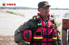 九八抗洪老兵再战洞庭湖