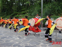 “分红在线，通语在途”——湖南师范大学新传院“同音筑梦”暑期实践团参与十八洞村集体经济收益分红大会