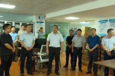 勇当防汛先锋 打造宣传铁军——刘正仁到云溪区融媒体中心看望慰问新闻工作者