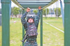 特战兵“弯道”跑出“加速度”