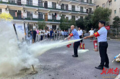 娄底双峰县复兴路地下商业街开展消防演练及现场培训