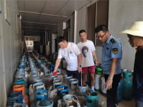 华容县市场监督管理局保“瓶安”