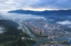 “出圈”到“长红”，“村超”何以能？