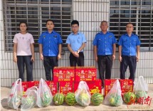 新安镇：文明实践志愿服务送清凉