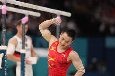 中国队第21金！邹敬园卫冕体操男子双杠金牌